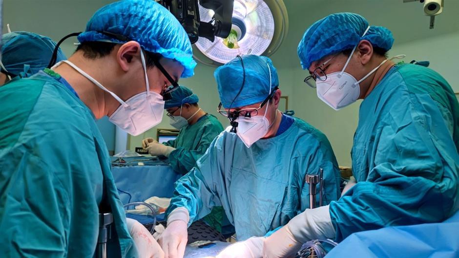 Robotic & Laparoscopic Liver Transplantation Program