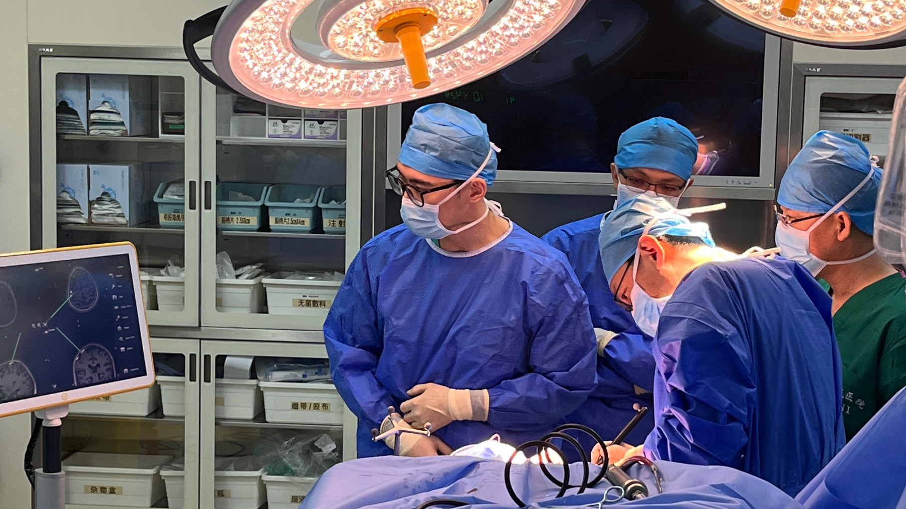NEO is a wireless minimally invasive BCI system developed through Tsinghua-led research.